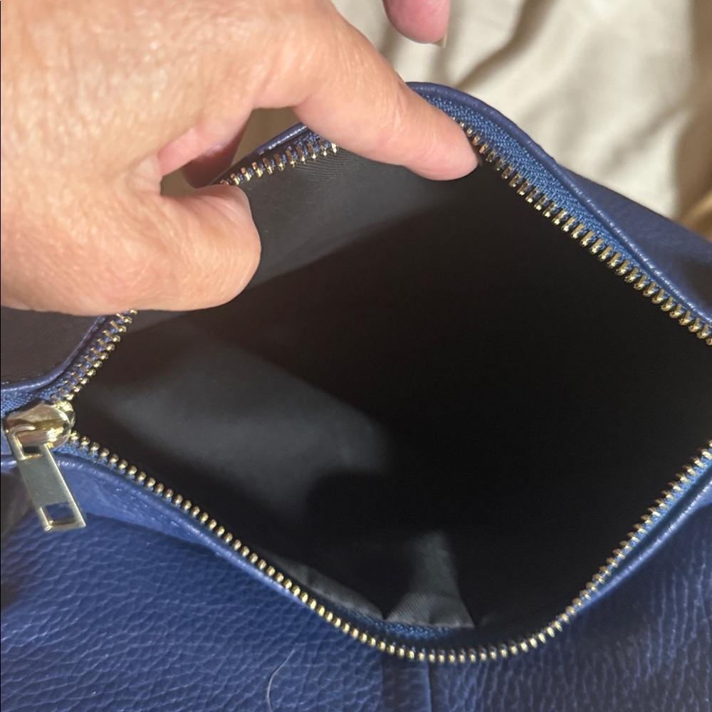 Vera Pelle Navy Leather Backpack/crossbody - Picture 8 of 8